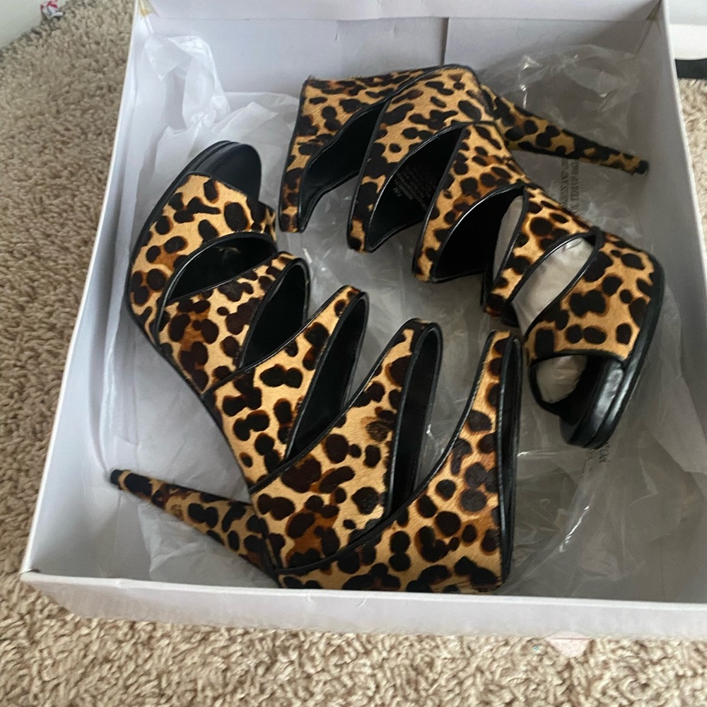 Nine West - Picture 3 of 3